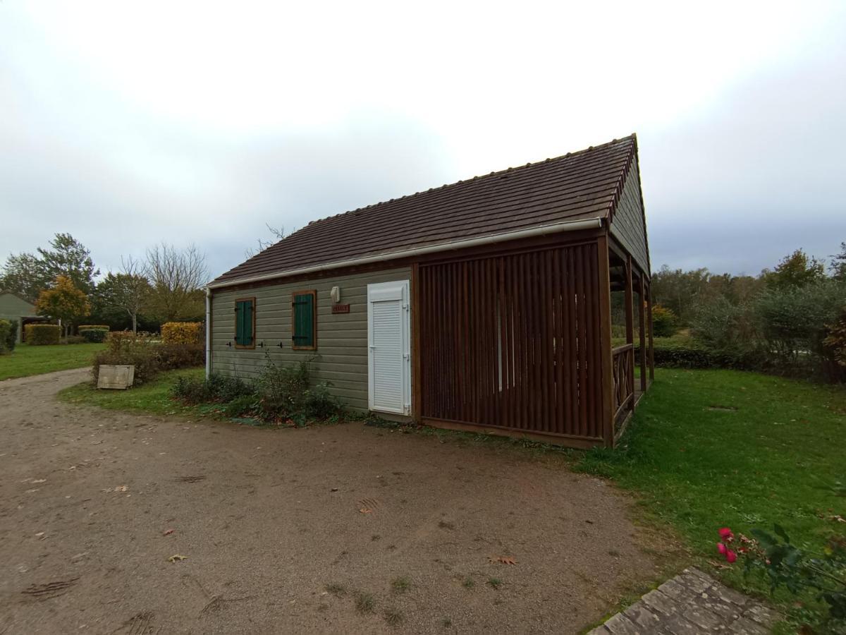 Les Maisonnettes Du Lac - Base De Loisirs Lavare Zewnętrze zdjęcie